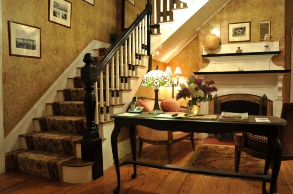 Central House Inn, photo 4
